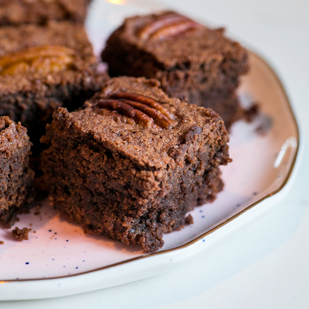 Cake Mix Brownies - Only 4 Ingredients! - Kim's Cravings