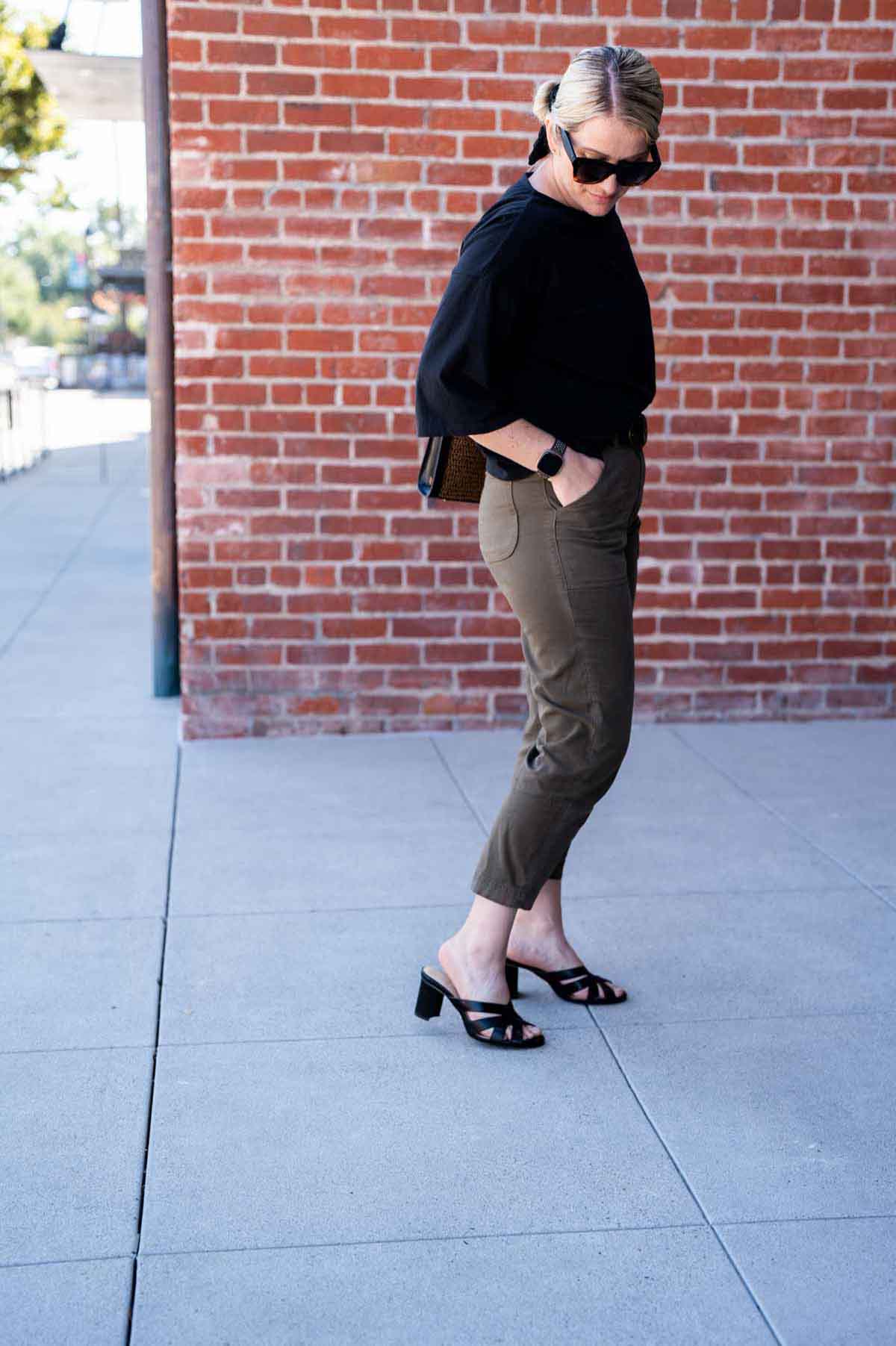 Shirts to wear with olive green pants on sale